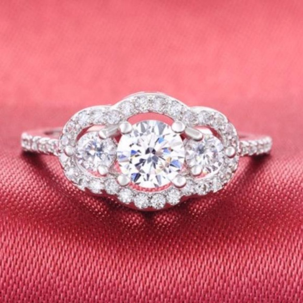 ENGAGEMENT 925 STERLING SILVER DIAMOND RING, CUTE RING, SHINY RING. - Picture 2 of 5